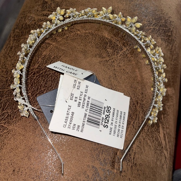 White by Vera Wang Silver Hair Accessory with Intricate Floral Design - Picture 2 of 4